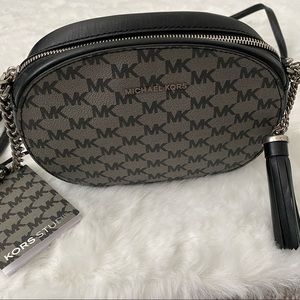 MICHAEL KORS Crossbody, Black/Gray, Silver Hardware, Like New